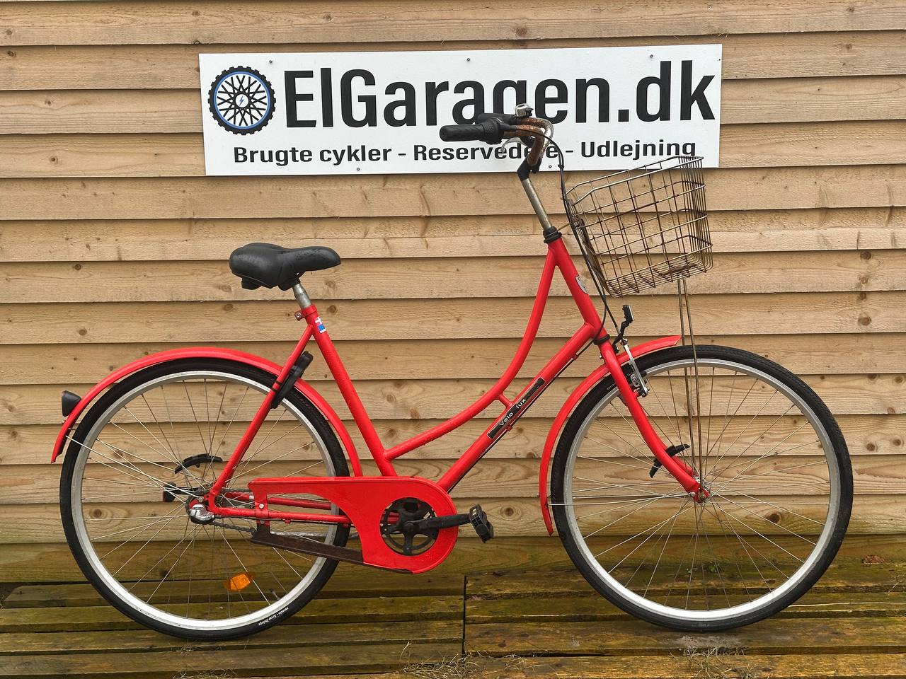 Velo Lux Klassisk Damecykel i Flot Rød Farve - El Garagen